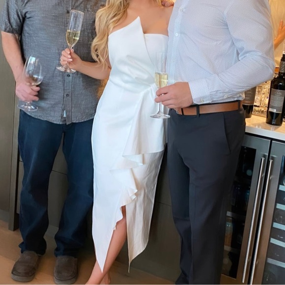 Reception Dress in Ivory ELLIATT - Picture 5 of 5